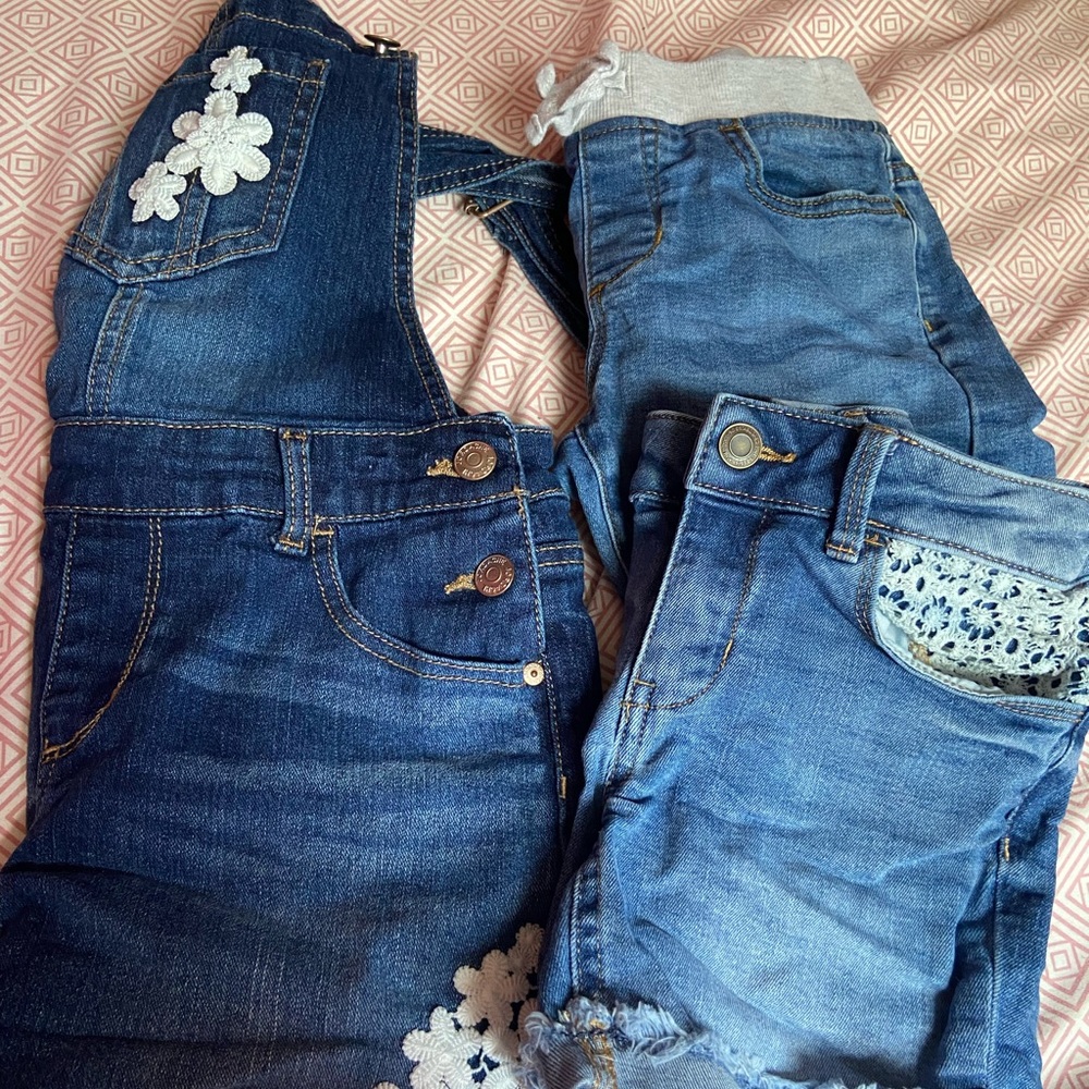 Girls 10/12 2 pairs of shorts & 1 pair of bids